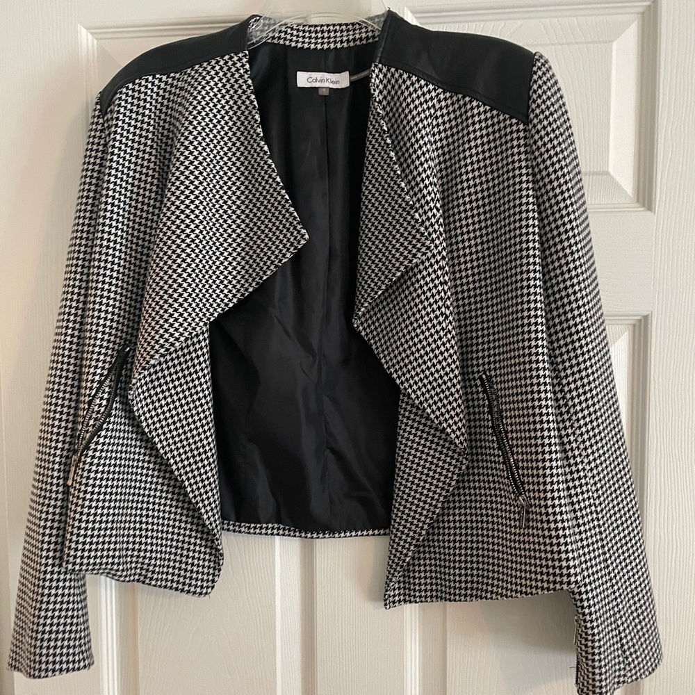 Calvin Klein S open front leather detail blazer